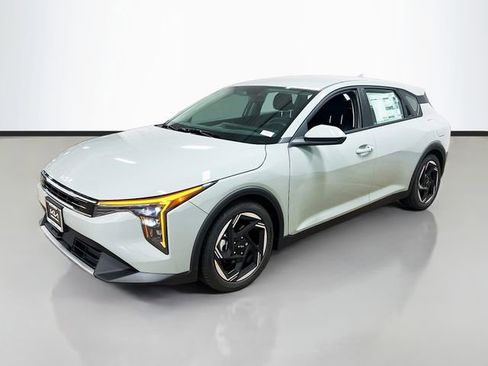 New 2026 Kia K4 EX FWD image 3