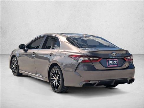 Used 2024 Toyota Camry SE image 8