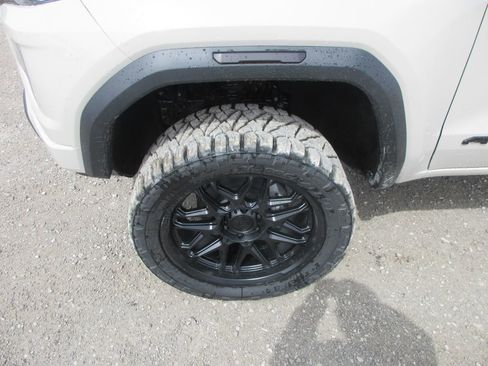 New 2026 GMC Canyon AT4 AWD/4WD image 11
