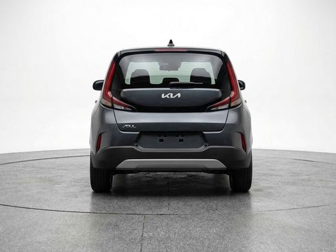 Used 2025 Kia Soul LX w/ LX Technology Package image 7