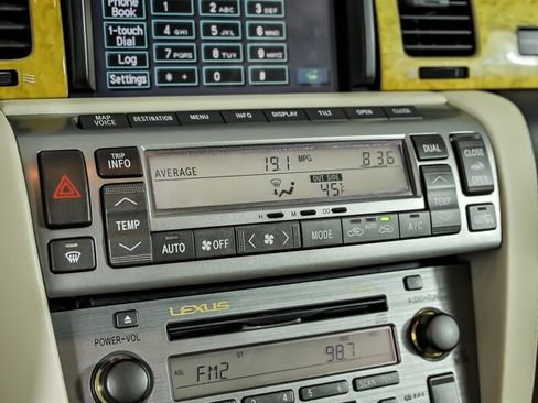 Used 2005 Lexus SC 430 Convertible image 32