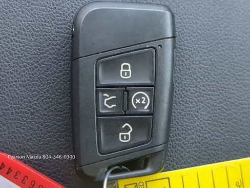 Used 2023 Volkswagen Taos SEL image 28