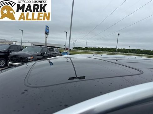 Used 2023 Buick Enclave Avenir w/ Avenir Technology Package FWD image 7