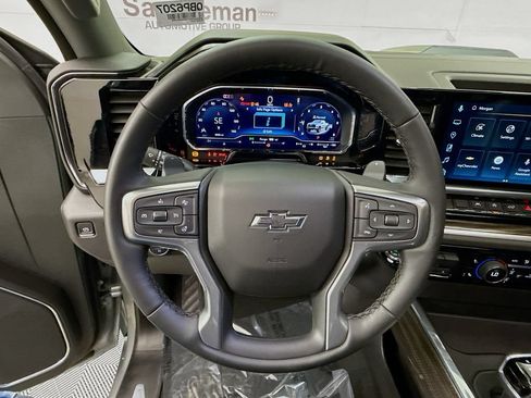 Used 2025 Chevrolet Silverado 1500 LT Trail Boss w/ Convenience Package II AWD/4WD image 11