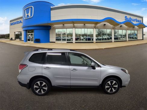 Used 2017 Subaru Forester 2.5i Limited image 9