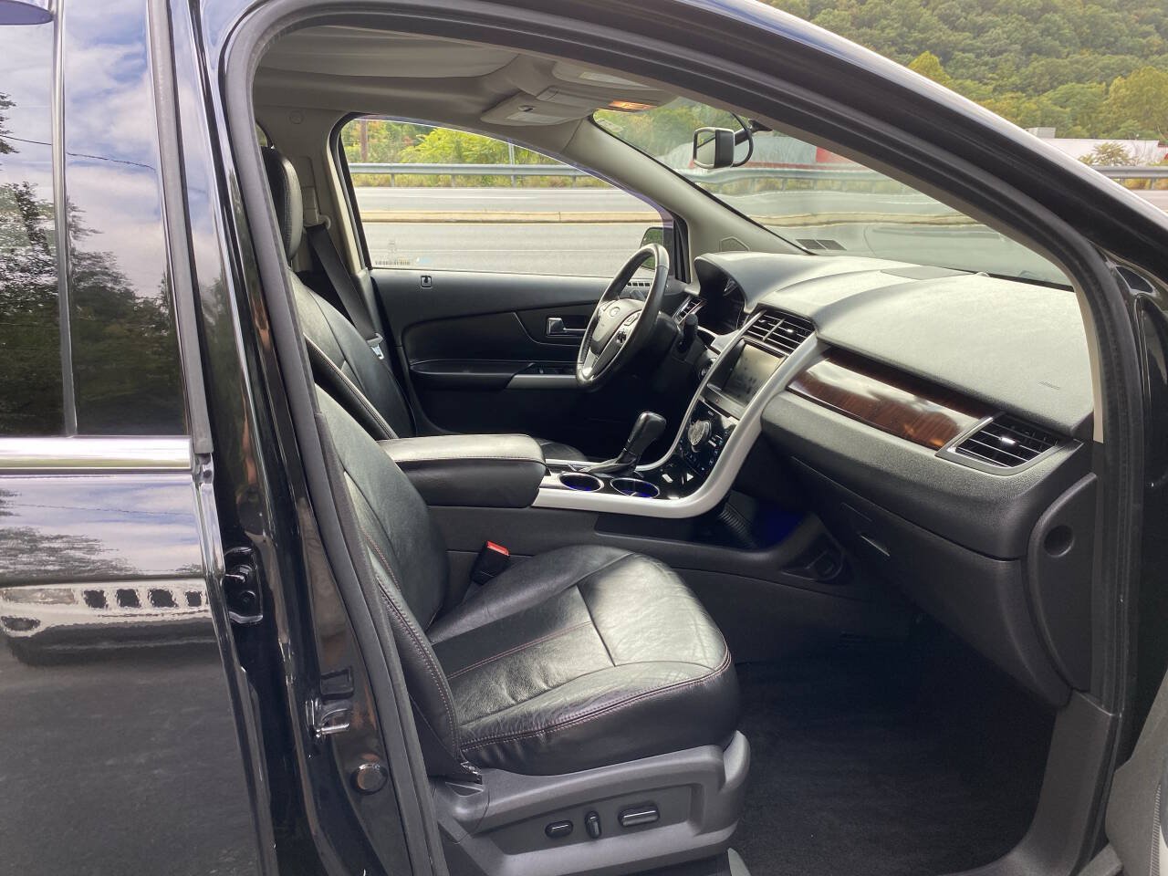 Used 2014 Ford Edge Limited w/ Equipment Group 301A AWD/4WD image 12
