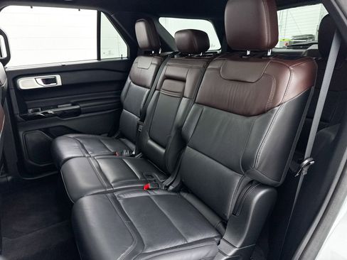 Used 2023 Ford Explorer Platinum w/ Technology Package image 34