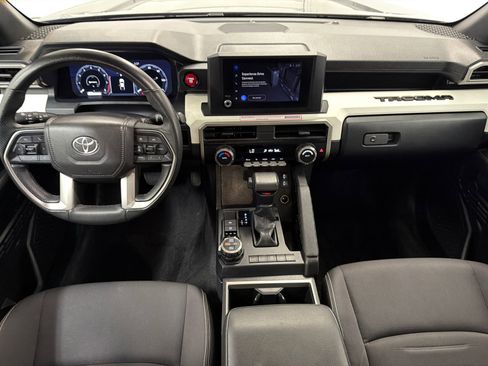 Used 2024 Toyota Tacoma TRD Off-Road AWD/4WD image 17