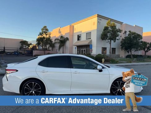 Used 2018 Toyota Camry SE w/ Moonroof Package FWD image 8