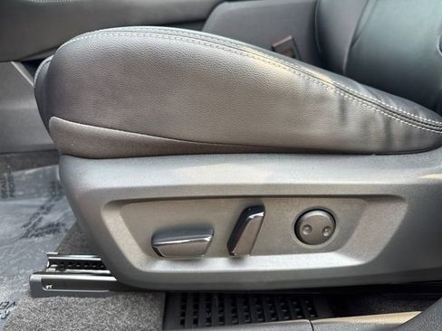 Used 2023 Nissan Rogue SL image 42