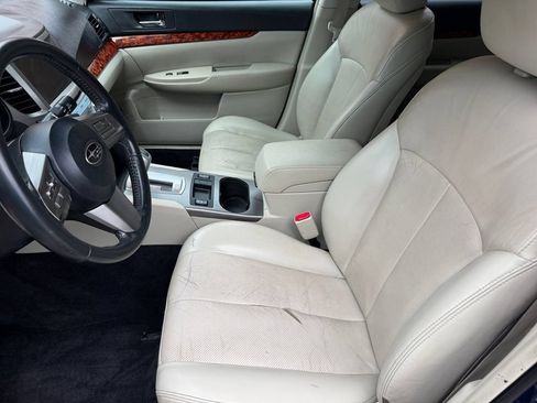 Used 2011 Subaru Outback 2.5i Limited AWD/4WD image 10