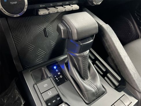 Used 2024 Toyota Tacoma SR5 image 17