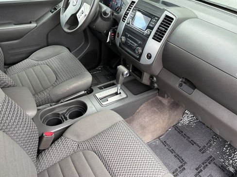 Used 2018 Nissan Frontier SV image 13