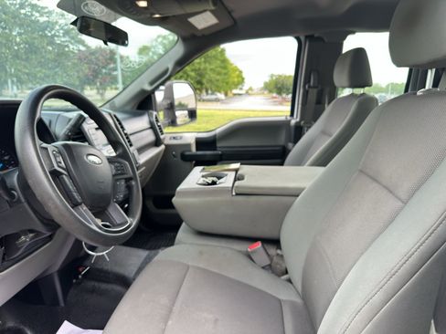 Used 2017 Ford F250 XL w/ Power Equipment Group RWD image 17