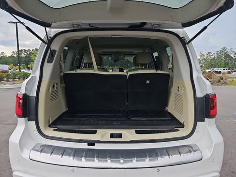 Used 2022 INFINITI QX80 Luxe w/ All-Season Package AWD/4WD image 14