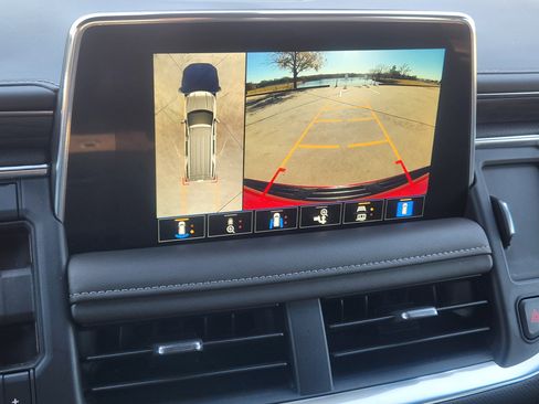 Certified 2022 GMC Yukon SLT w/ SLT Luxury Package image 18