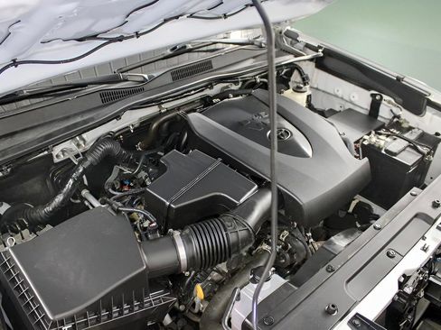 Used 2021 Toyota Tacoma SR image 26