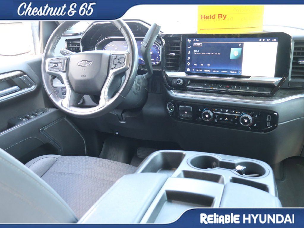 Used 2022 Chevrolet Silverado 1500 RST AWD/4WD image 13