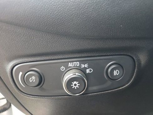 Used 2020 Chevrolet Equinox LT image 24