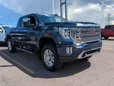 Certified 2020 GMC Sierra 2500 Denali w/ Denali Ultimate Package AWD/4WD image 3