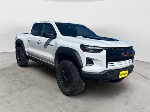Used 2024 Chevrolet Colorado ZR2 w/ ZR2 Bison Edition AWD/4WD image 2