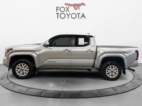 Used 2025 Toyota Tacoma SR5 AWD/4WD image 3