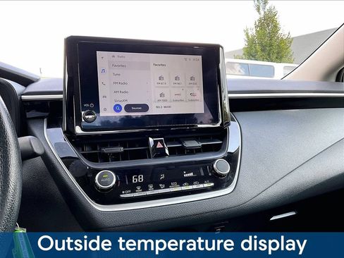 Used 2025 Toyota Corolla LE FWD image 20