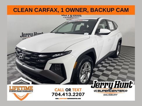 Used 2025 Hyundai Tucson SE FWD image 1