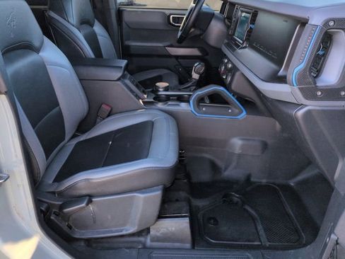 Used 2022 Ford Bronco Black Diamond image 25