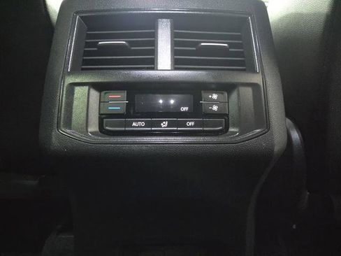 Used 2022 Volkswagen Atlas SE image 33