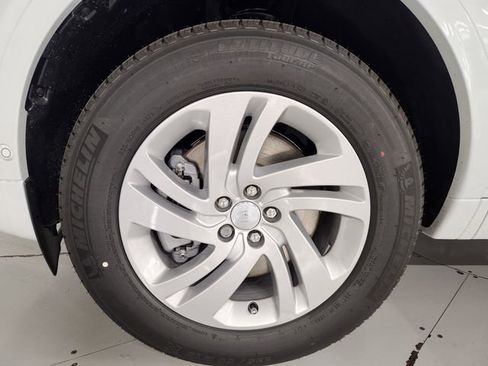 Used 2025 Land Rover Discovery Sport S AWD/4WD image 8