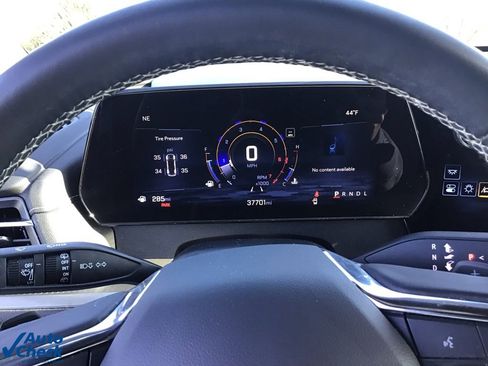 Used 2024 Chevrolet Traverse LT image 38