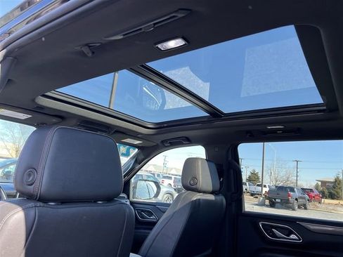 Used 2022 Chevrolet Suburban RST w/ Sport Performance Package AWD/4WD image 19