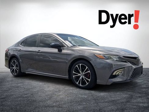 Used 2019 Toyota Camry SE FWD image 1