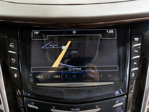 Used 2016 Cadillac Escalade Luxury RWD image 17