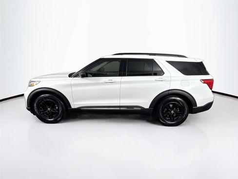 Used 2020 Ford Explorer XLT w/ Equipment Group 202A image 12