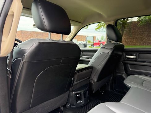 Used 2019 RAM 3500 Tradesman w/ Chrome Appearance Group AWD/4WD image 32