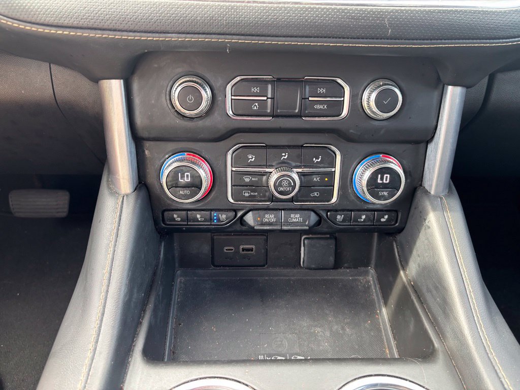 Used 2023 GMC Yukon XL SLT w/ SLT Luxury Package RWD image 35