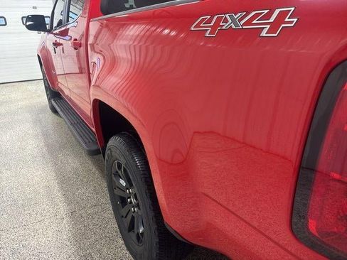 Used 2020 Chevrolet Colorado LT w/ LT Convenience Package image 11