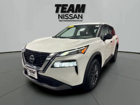 Used 2023 Nissan Rogue S image 3