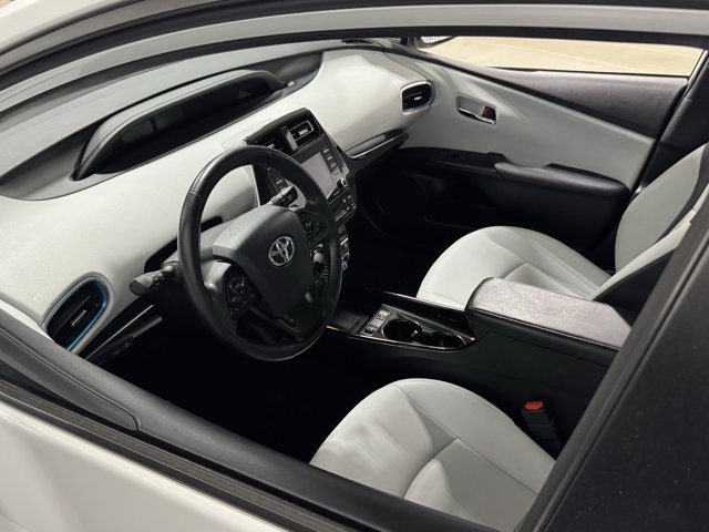 Used 2022 Toyota Prius XLE AWD/4WD image 32