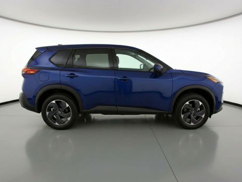 Used 2025 Nissan Rogue SV FWD image 11