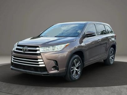 Used 2018 Toyota Highlander LE