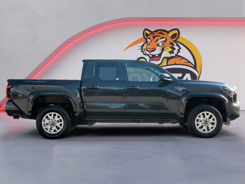 Used 2025 Toyota Tacoma SR5 RWD image 4
