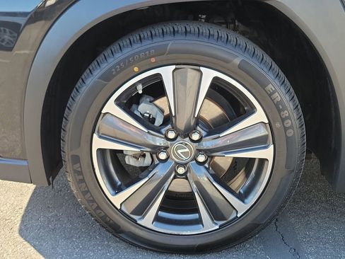 Used 2020 Lexus UX 200 image 23