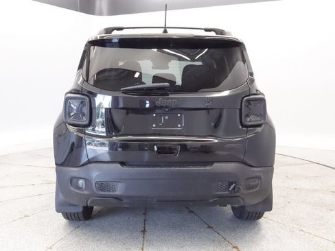Certified 2020 Jeep Renegade Latitude w/ Cold Weather Group AWD/4WD image 4