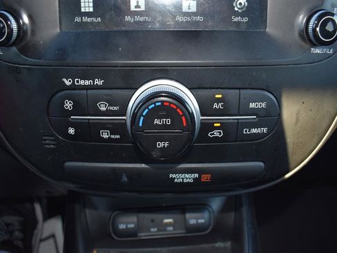 Used 2018 Kia Soul + image 15