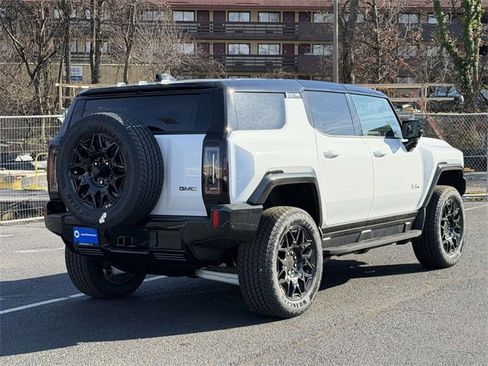 New 2026 GMC Hummer EV SUV image 2