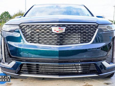Used 2025 Cadillac XT6 Premium Luxury image 6