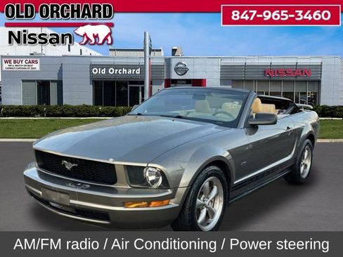 Used 2005 Ford Mustang Convertible image 1
